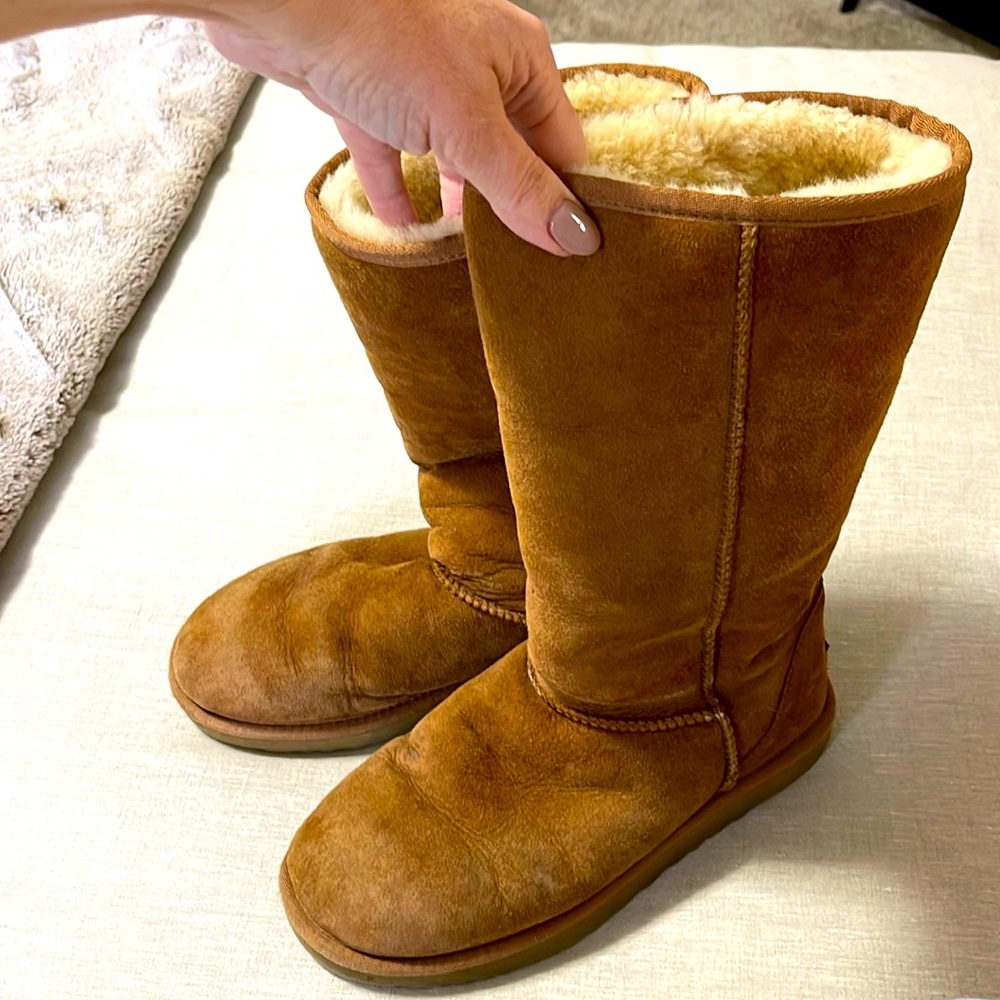 Classic UGG Women’s Short II Suede Water-Repellent Boots.